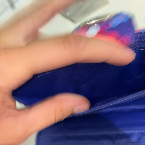 #31 Vera Bradley Turn lock Wallet. Beautiful floral pattern. New without tags. - Picture 9 of 11